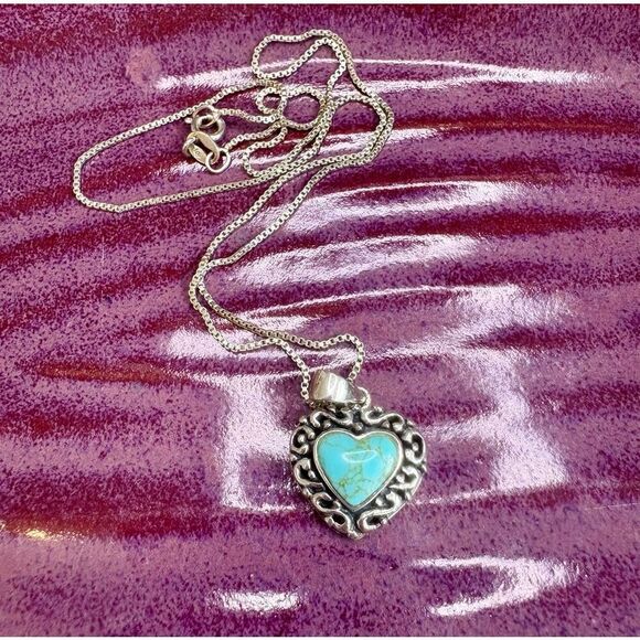 Vintage sterling silver turquoise heart pendant on Italian silver chain. - Picture 1 of 9